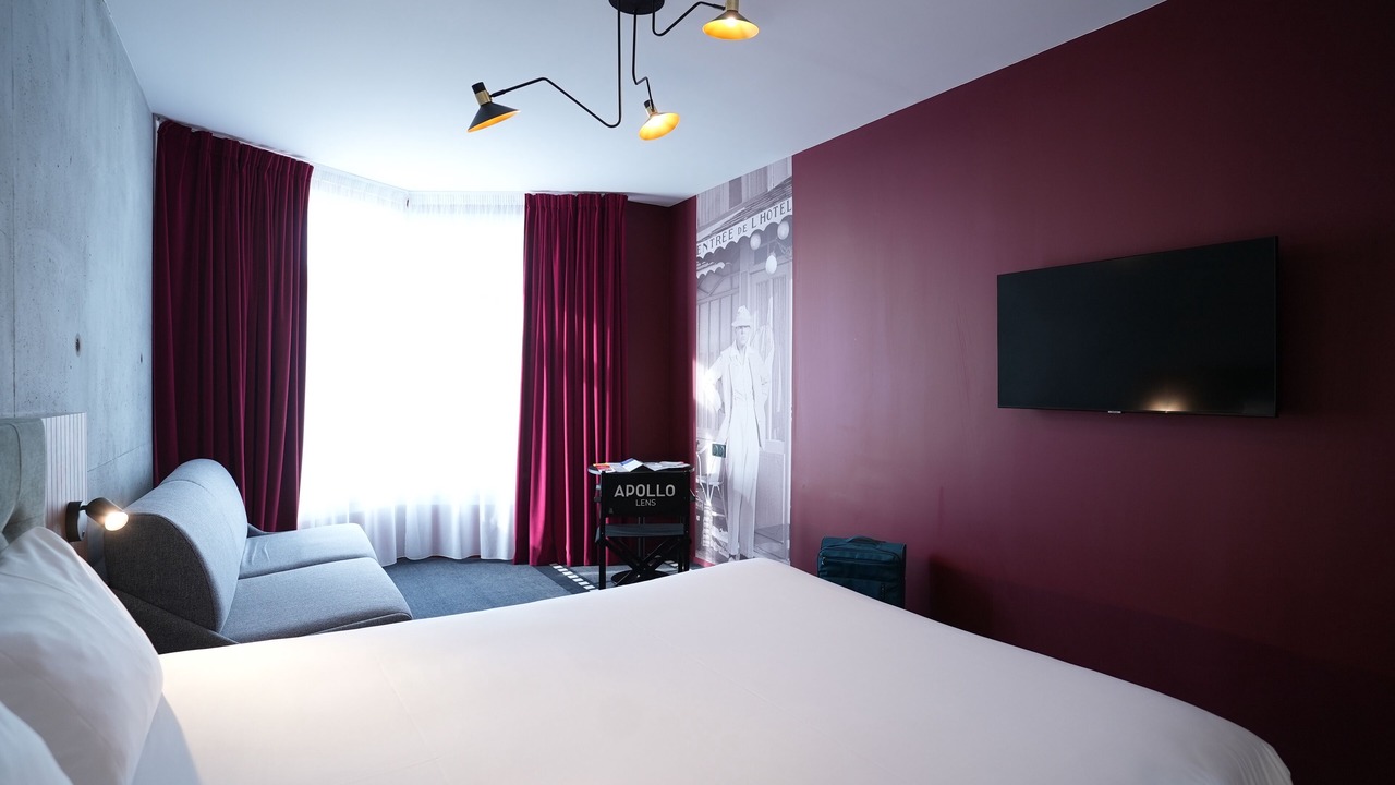 Photo of Bedroom in Lens