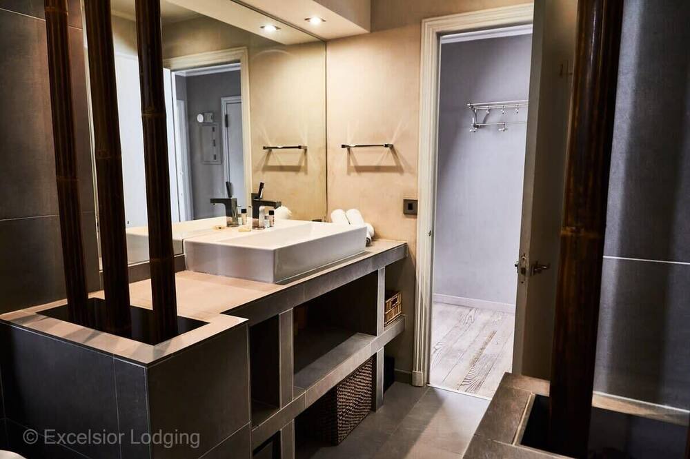 Photo of Bathroom in Latin