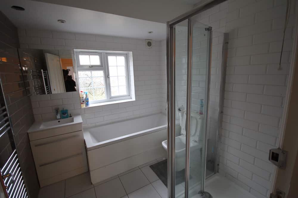 Photo of Bathroom in Heston Central