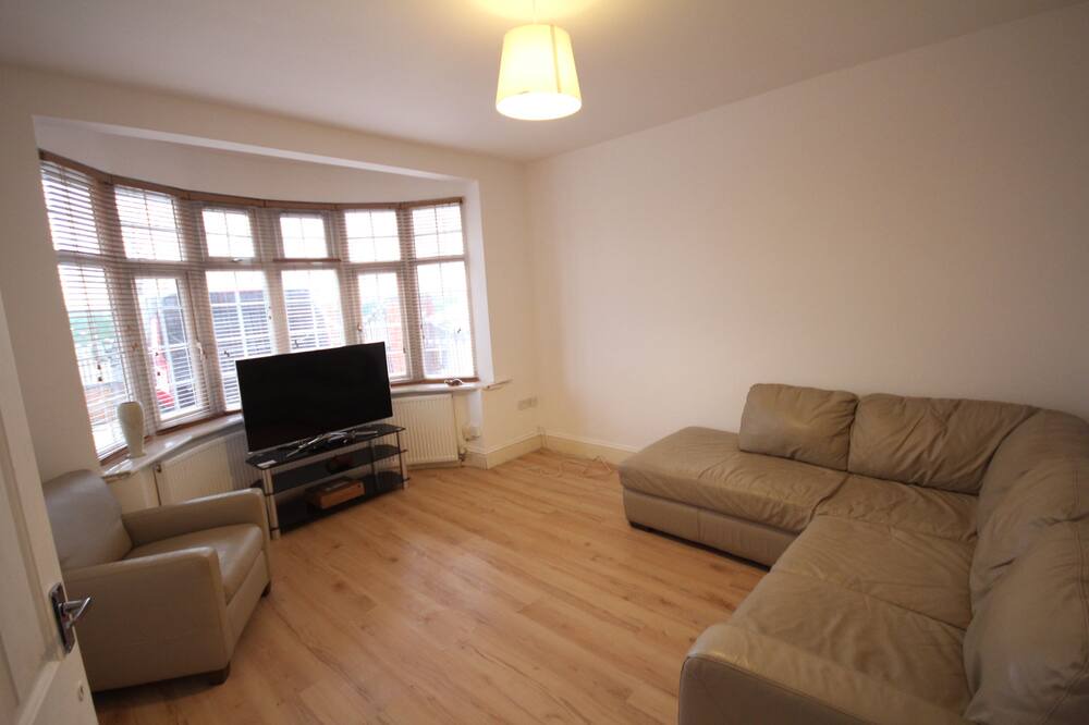 Photo of Livingroom in Heston Central