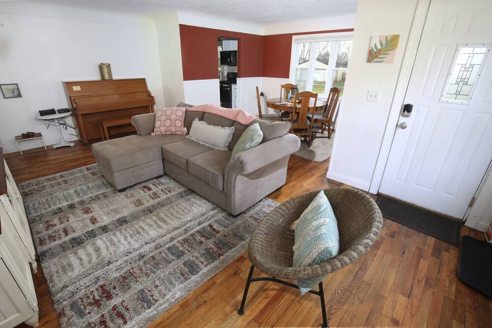 Photo of Livingroom in Birch Run Township