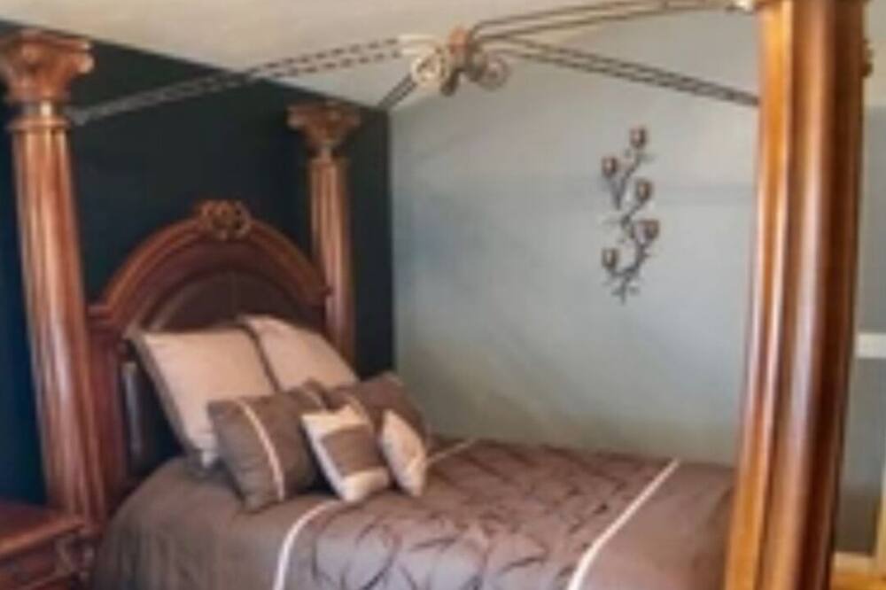 Photo of Bedroom in Berryville