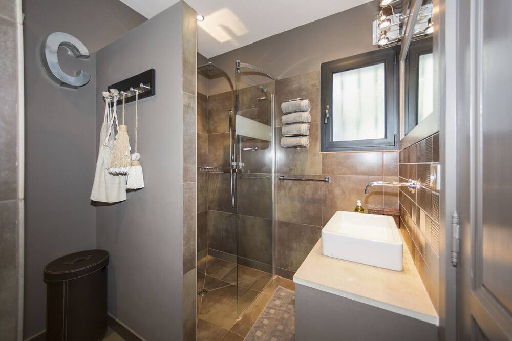 Photo of Bathroom in Sainte-Maxime City Centre