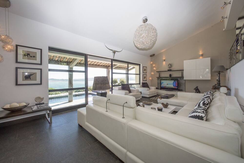 Photo of Livingroom in Sainte-Maxime City Centre