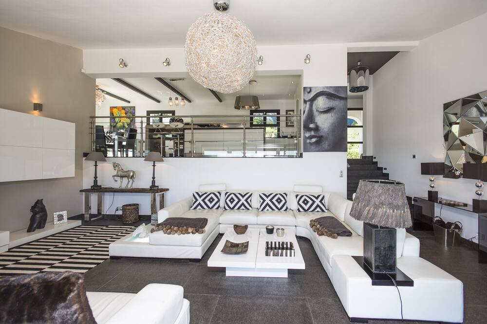 Photo of Livingroom in Sainte-Maxime City Centre
