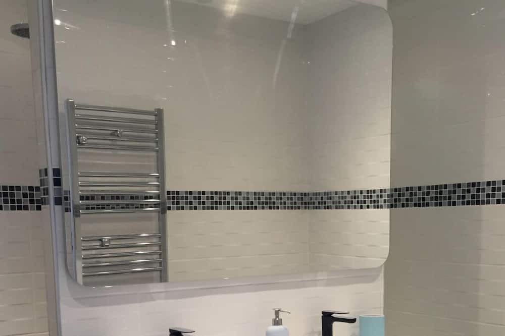 Photo of Bathroom in Aubervilliers