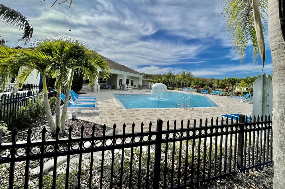 Photo of Outdoor in Trafalgar Village