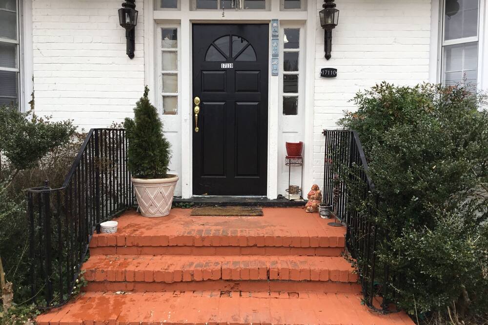 Photo of Outdoor in Colonial Heights