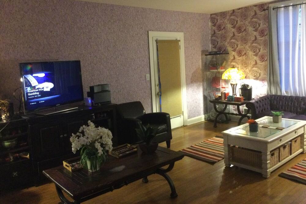 Photo of Livingroom in Colonial Heights