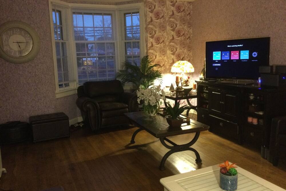 Photo of Livingroom in Colonial Heights