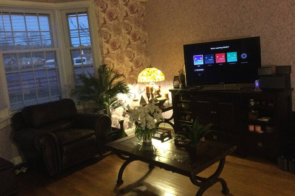 Photo of Livingroom in Colonial Heights