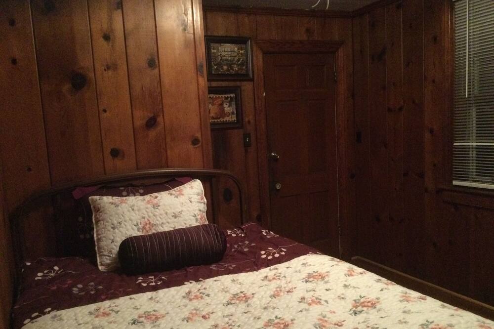 Photo of Bedroom in Colonial Heights