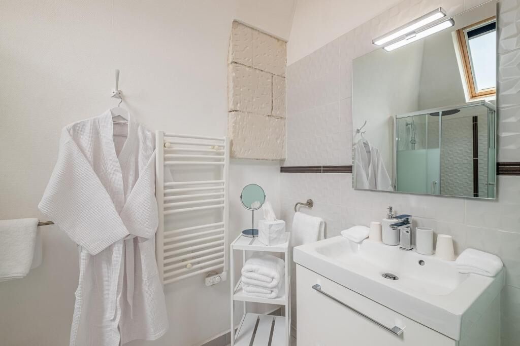 Photo of Others in Cravant-les-Coteaux