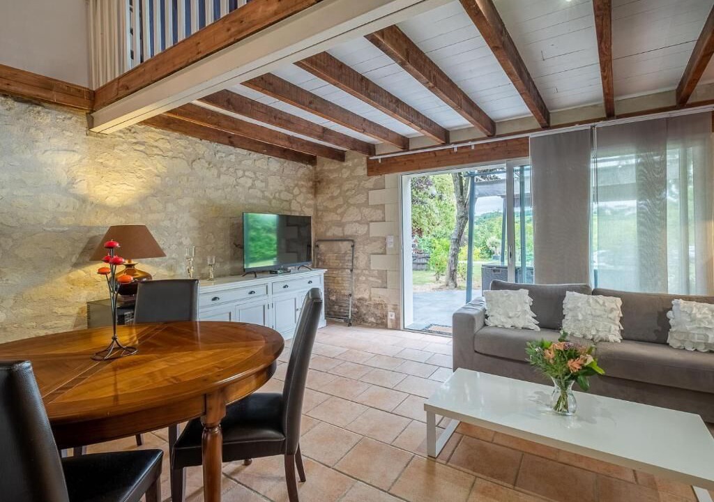 Photo of Others in Cravant-les-Coteaux