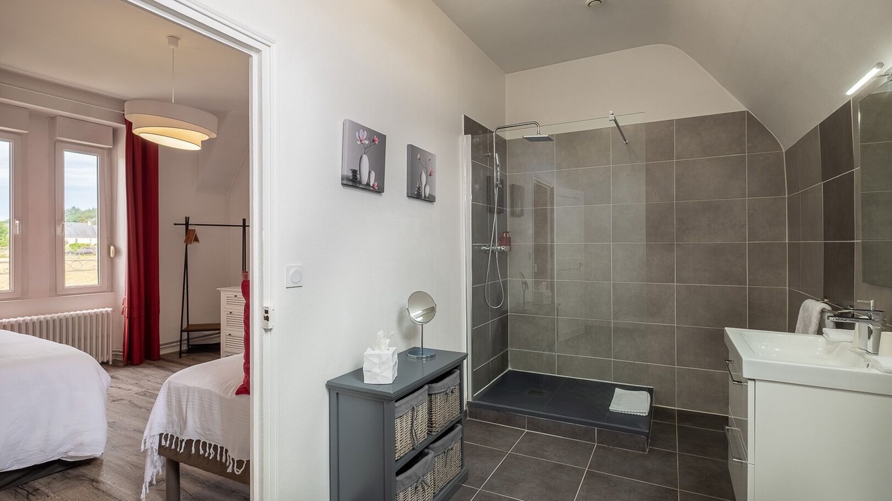 Photo of Bathroom in Cravant-les-Coteaux