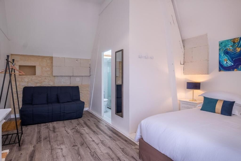 Photo of Others in Cravant-les-Coteaux