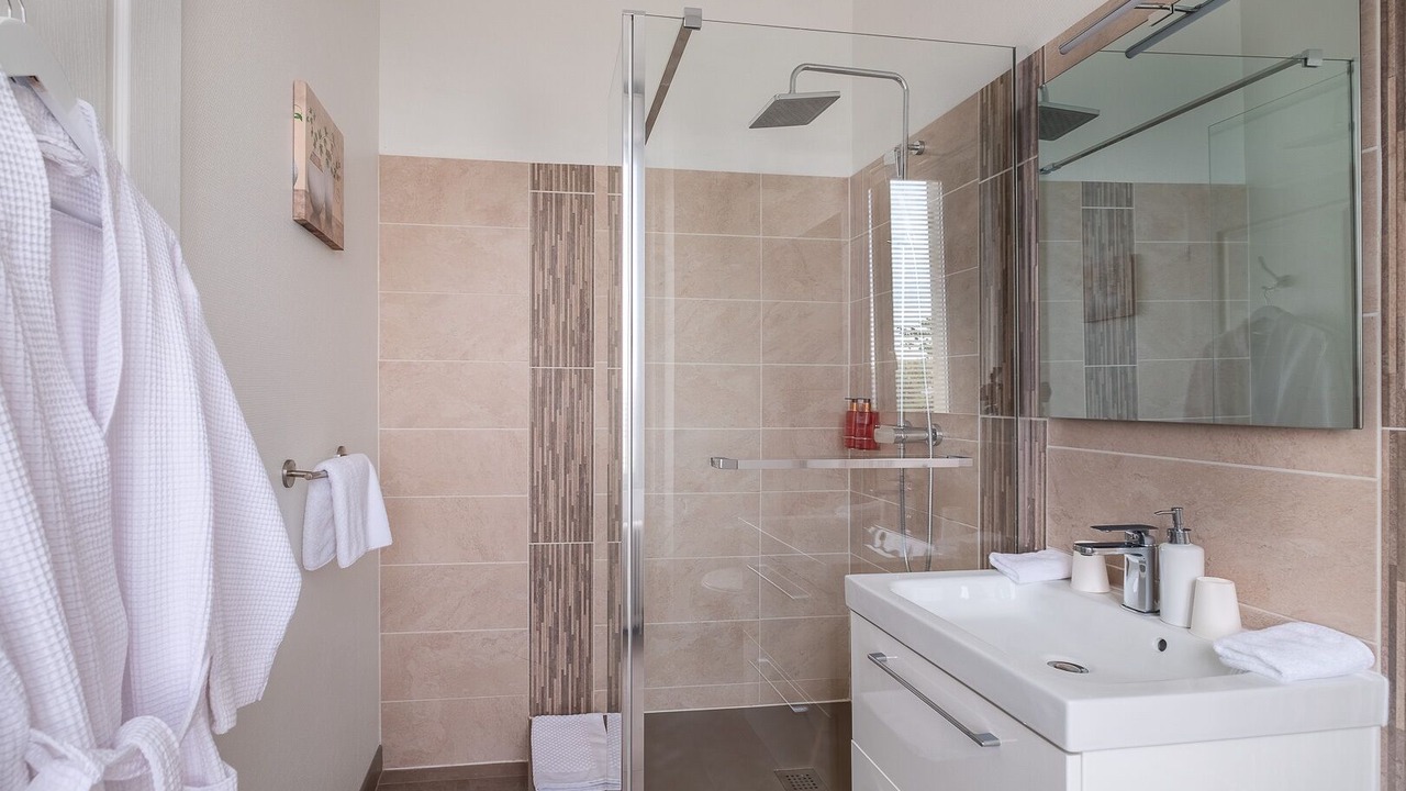 Photo of Others in Cravant-les-Coteaux