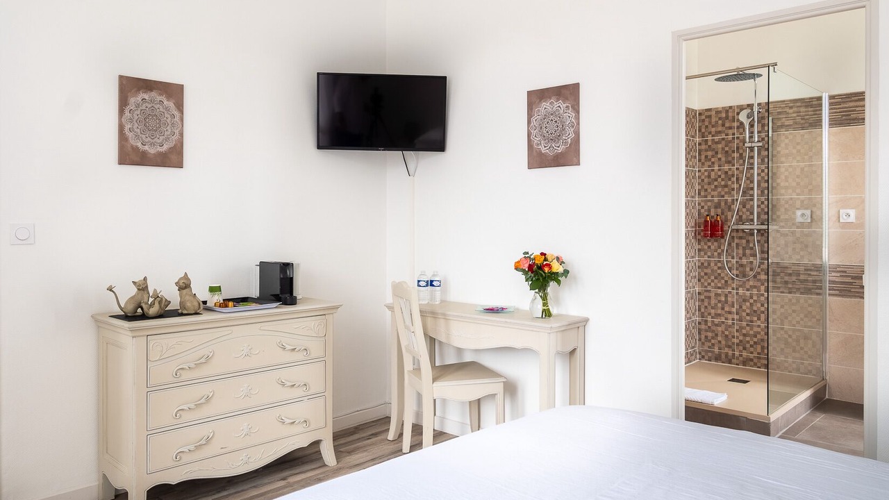 Photo of Bedroom in Cravant-les-Coteaux