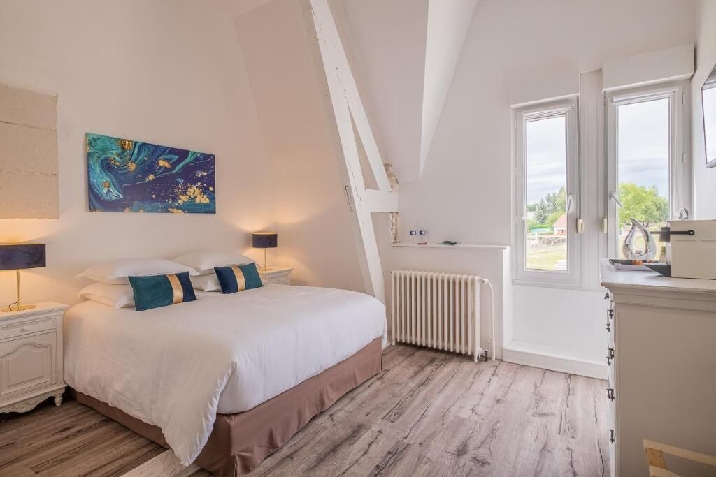 Photo of Others in Cravant-les-Coteaux