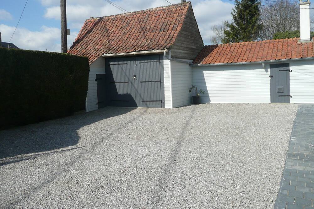 Photo of Outdoor in Le Titre