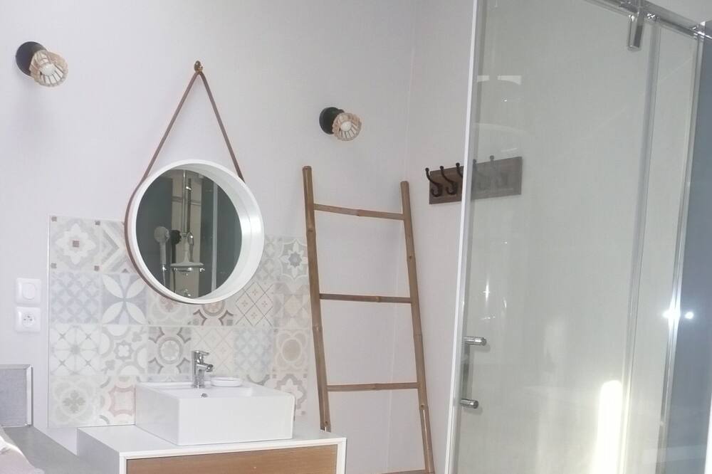Photo of Bathroom in Le Titre