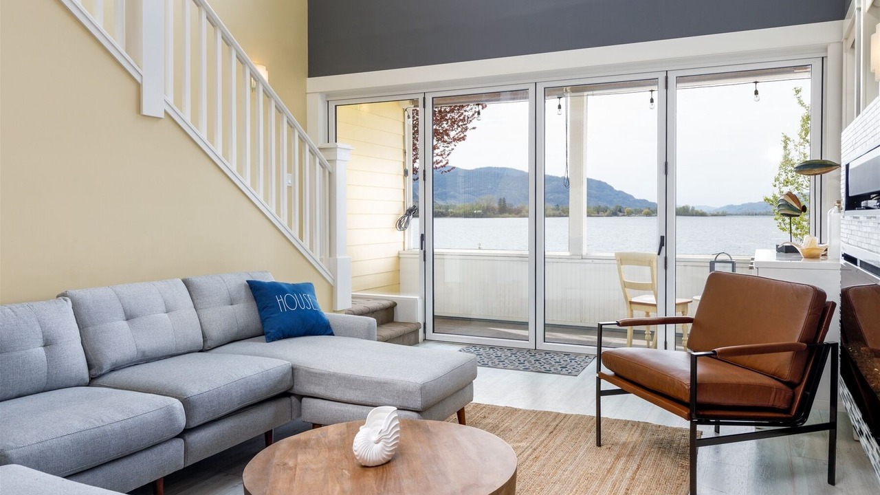 Photo of Livingroom in Oroville