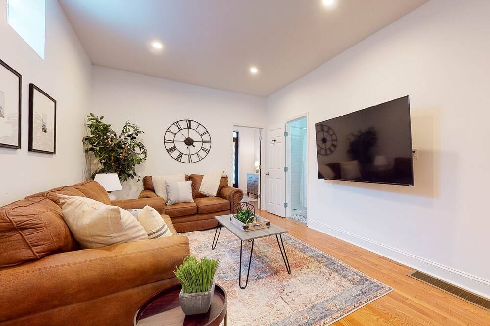 Photo of Livingroom in Smoketown Jackson