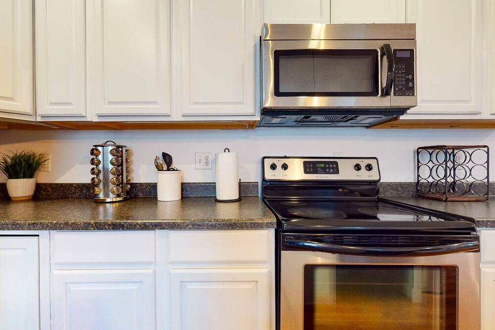 Photo of Kitchen in Smoketown Jackson