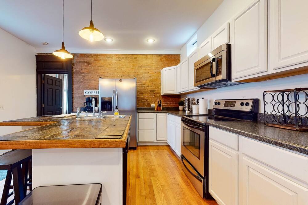 Photo of Kitchen in Smoketown Jackson