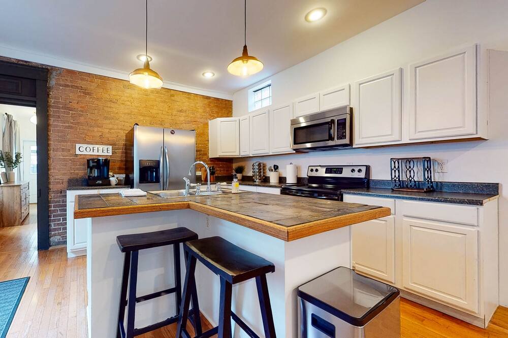 Photo of Kitchen in Smoketown Jackson