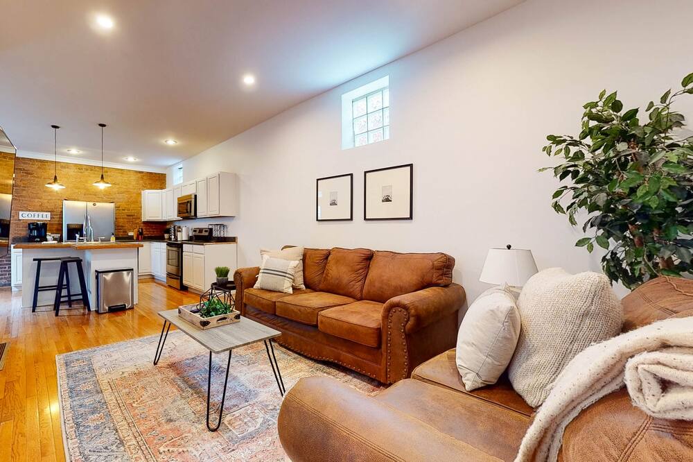 Photo of Livingroom in Smoketown Jackson