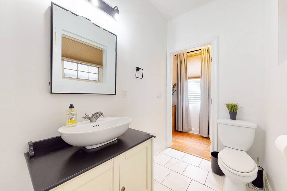 Photo of Bathroom in Smoketown Jackson