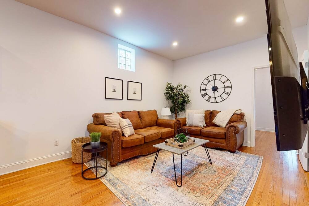 Photo of Livingroom in Smoketown Jackson