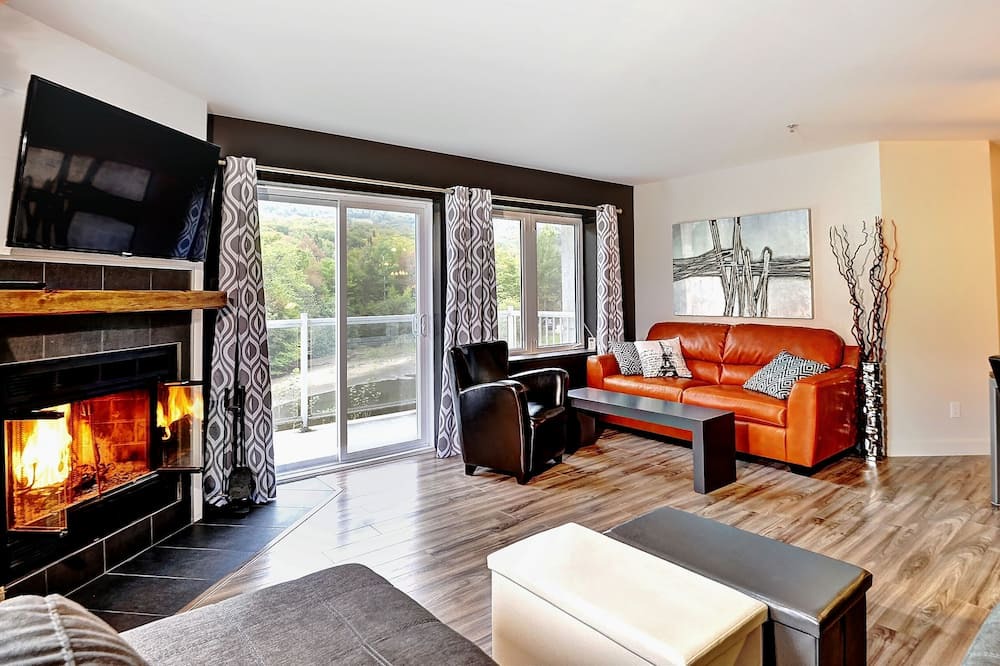 Photo of Livingroom in Stoneham