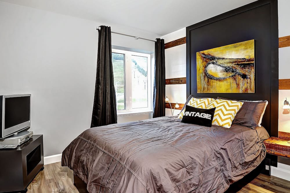 Photo of Bedroom in Stoneham
