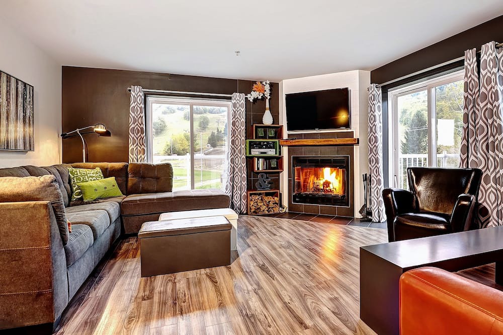 Photo of Livingroom in Stoneham
