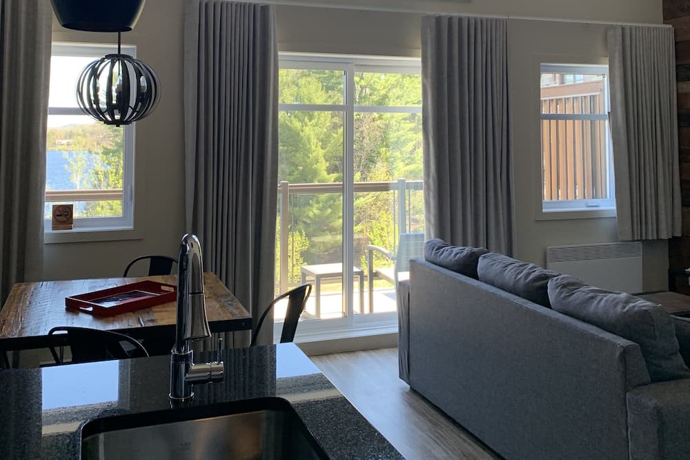 Photo of Livingroom in Sainte-Marguerite-du-Lac-Masson