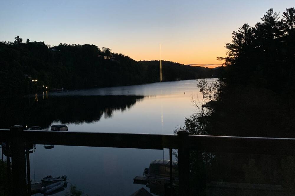 Photo of Patio Balcony in Sainte-Marguerite-du-Lac-Masson
