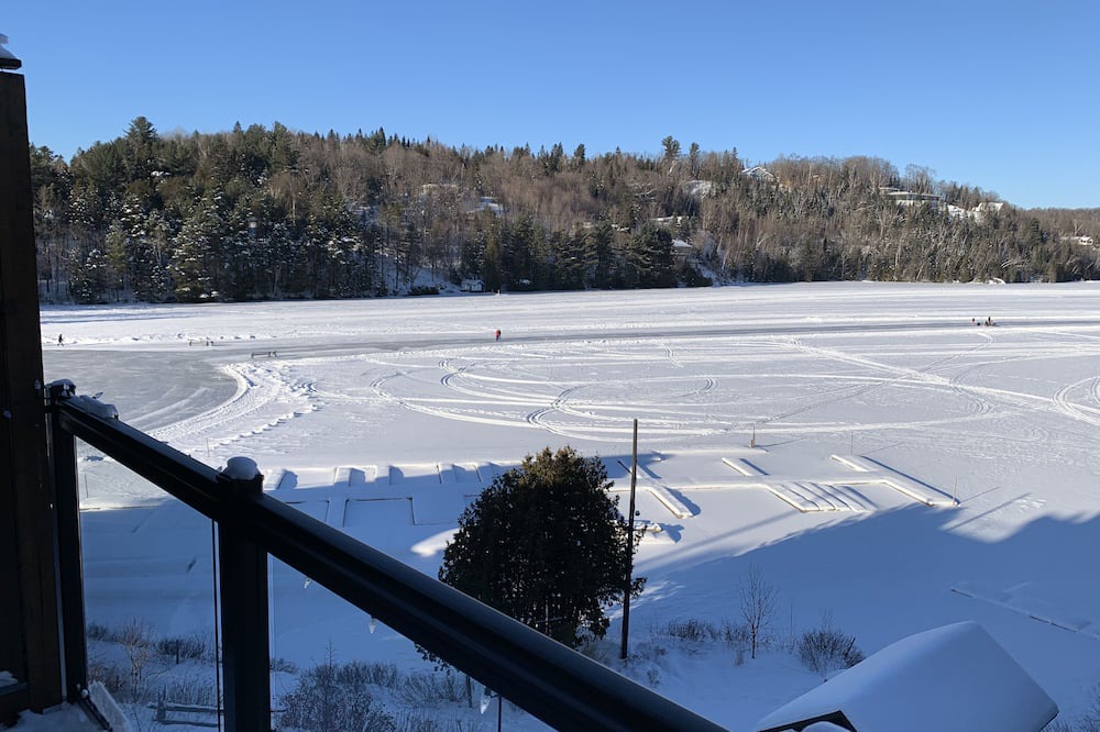 Photo of Patio Balcony in Sainte-Marguerite-du-Lac-Masson