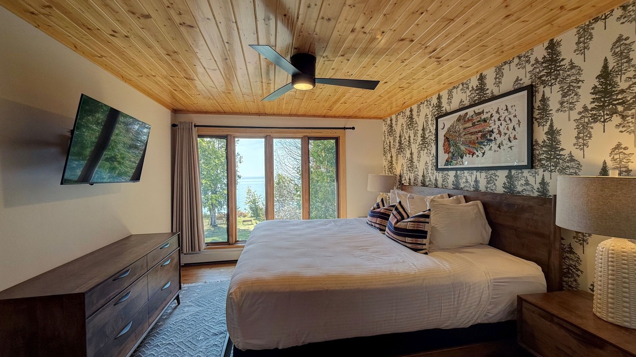 Photo of Bedroom in Grand Marais