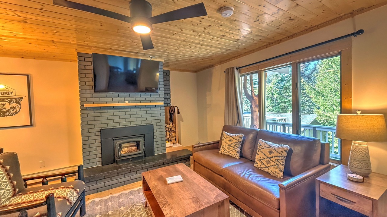 Photo of Bedroom in Grand Marais