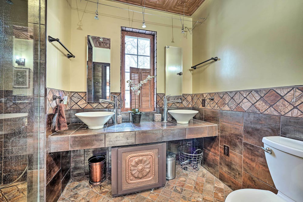 Photo of Bathroom in La Porte