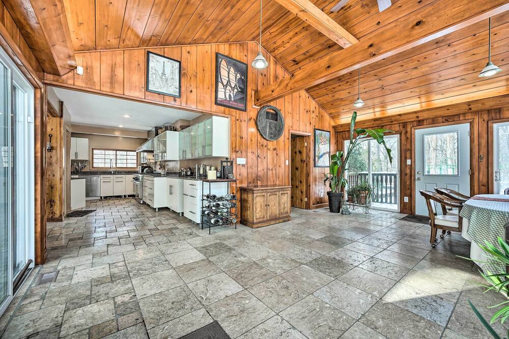 Photo of Livingroom in La Porte