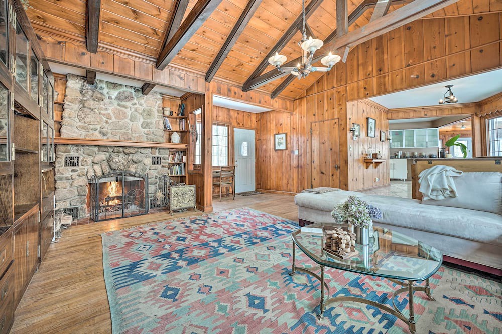 Photo of Livingroom in La Porte