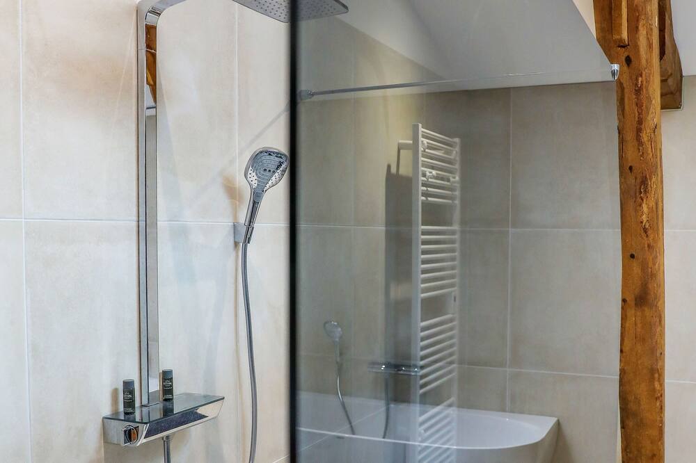 Photo of Bathroom in Labastide-de-Levis