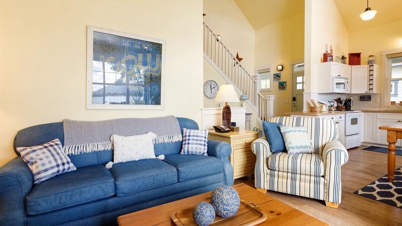 Photo of Livingroom in Oroville