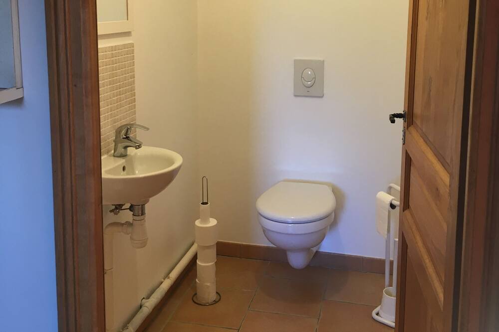 Photo of Bathroom in Tourgeville