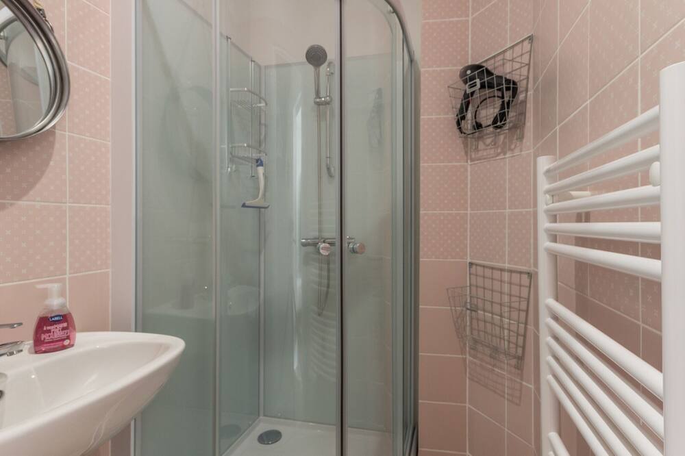 Photo of Bathroom in Etretat