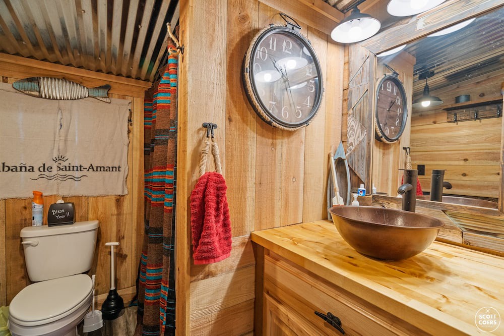 Photo of Bathroom in Brownwood
