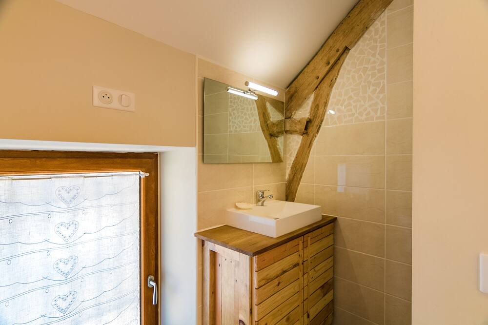 Photo of Bathroom in Mayrac